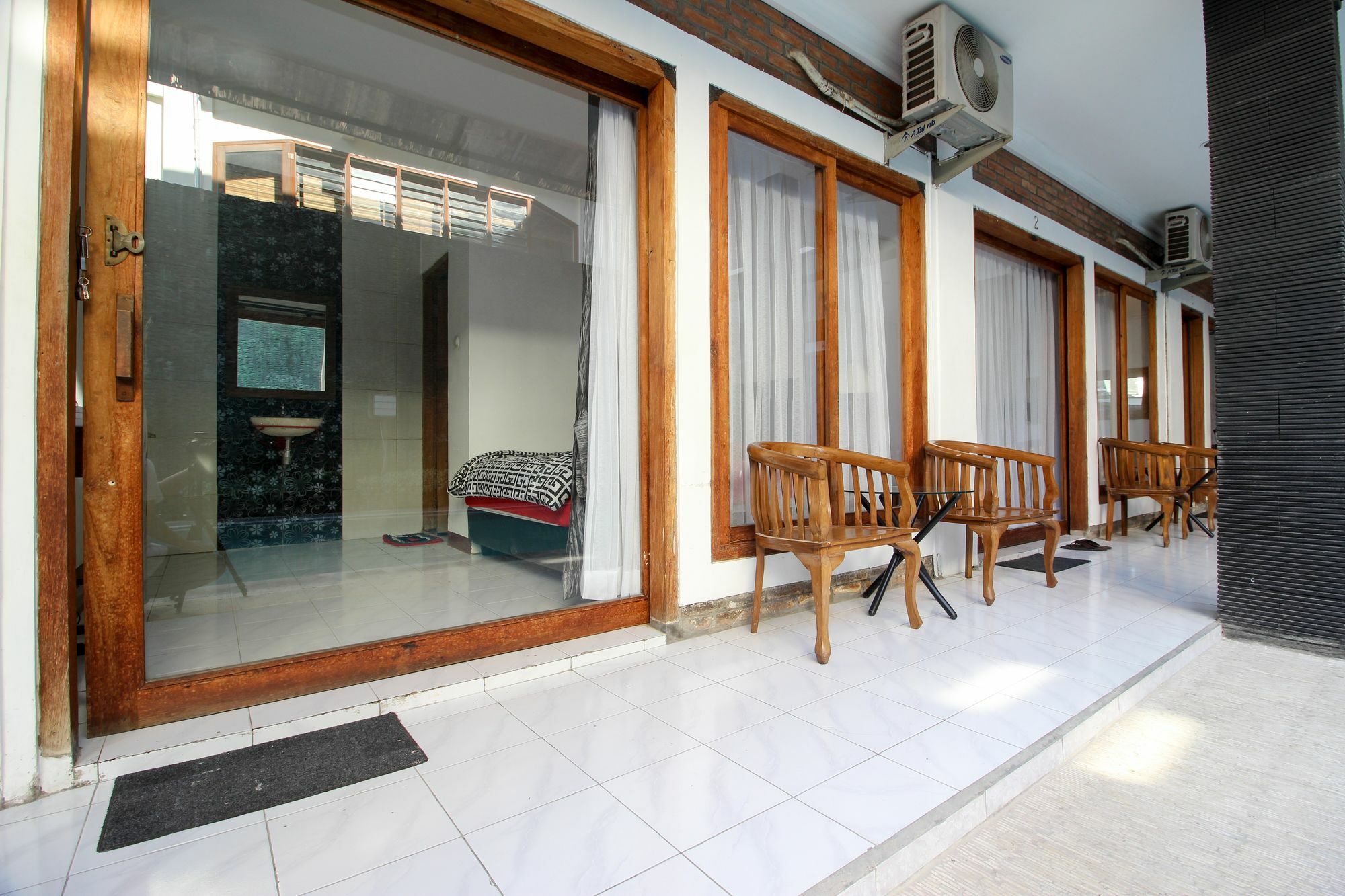 Reddoorz Plus @ Prawirotaman 3 Yogyakarta Kültér fotó